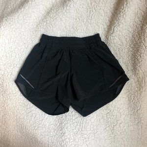 Lululemon Hotty Hot Short II Long 4"